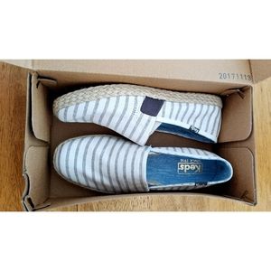 NIB Keds Striped Chillax Size 6 Shoes RUN SMALL